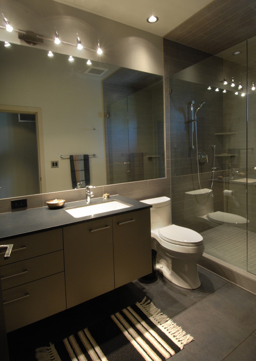 Minimalist bathroom photo in Seattle
