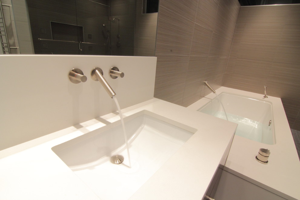 Inspiration for a modern bathroom remodel in Dallas