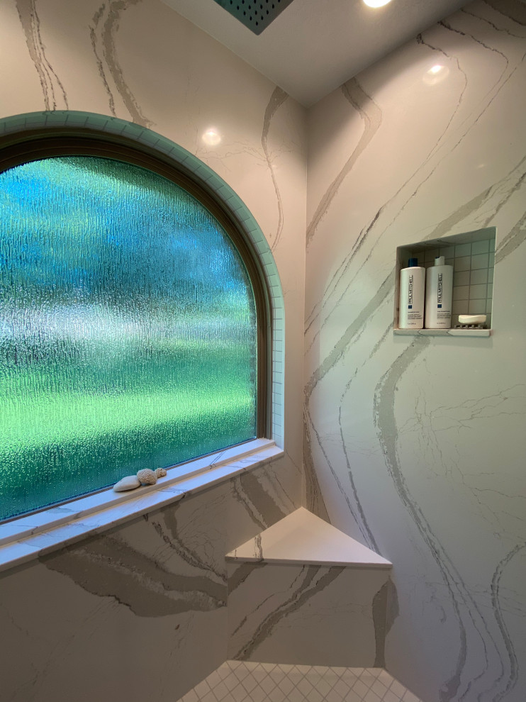 Corner shower bench and shower niche Traditional Bathroom Houston by Bay Area Kitchens