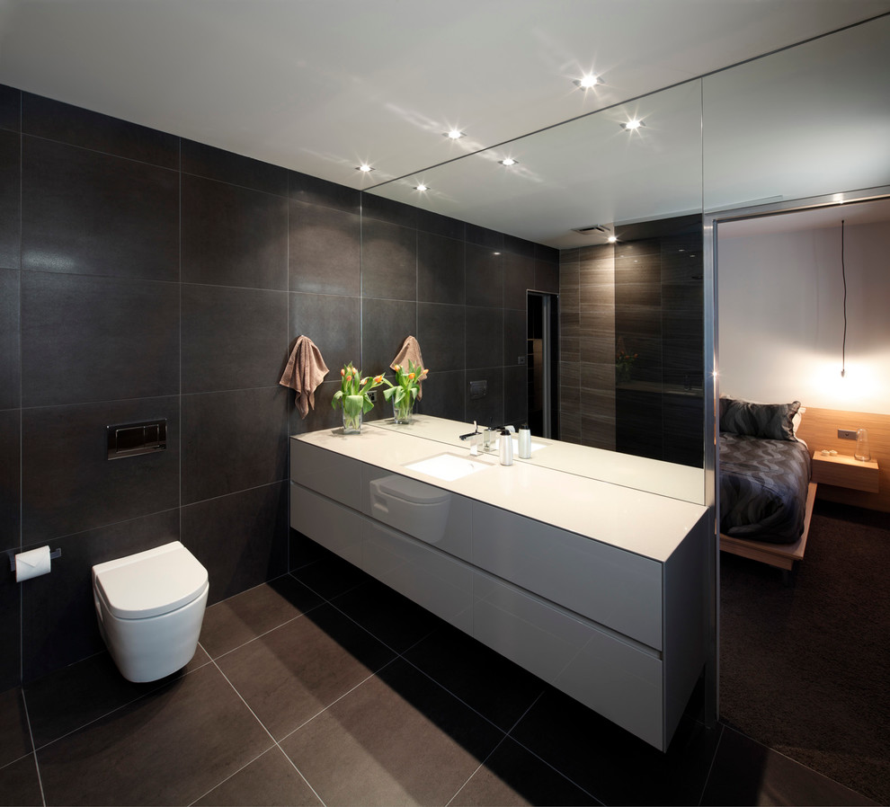 Bathroom - contemporary bathroom idea in Wollongong
