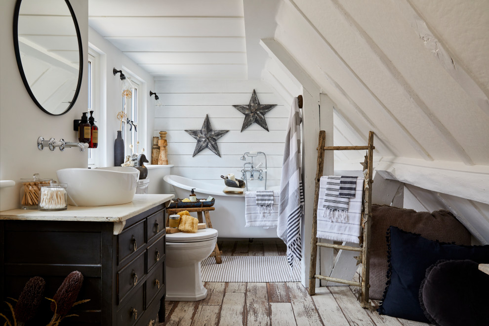 Inspiration for a beach style bathroom in London.