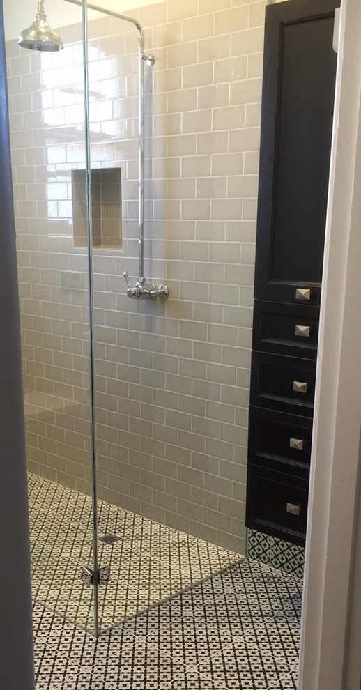 Small traditional ensuite bathroom in Melbourne with shaker cabinets, white cabinets, a walk-in shower, grey tiles, ceramic tiles, grey walls, ceramic flooring, an integrated sink and engineered stone worktops.