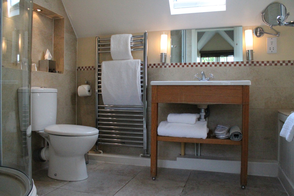 Modernes Badezimmer in Gloucestershire