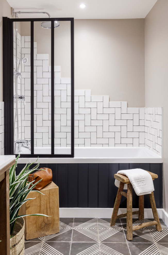Example of a cottage bathroom design in London