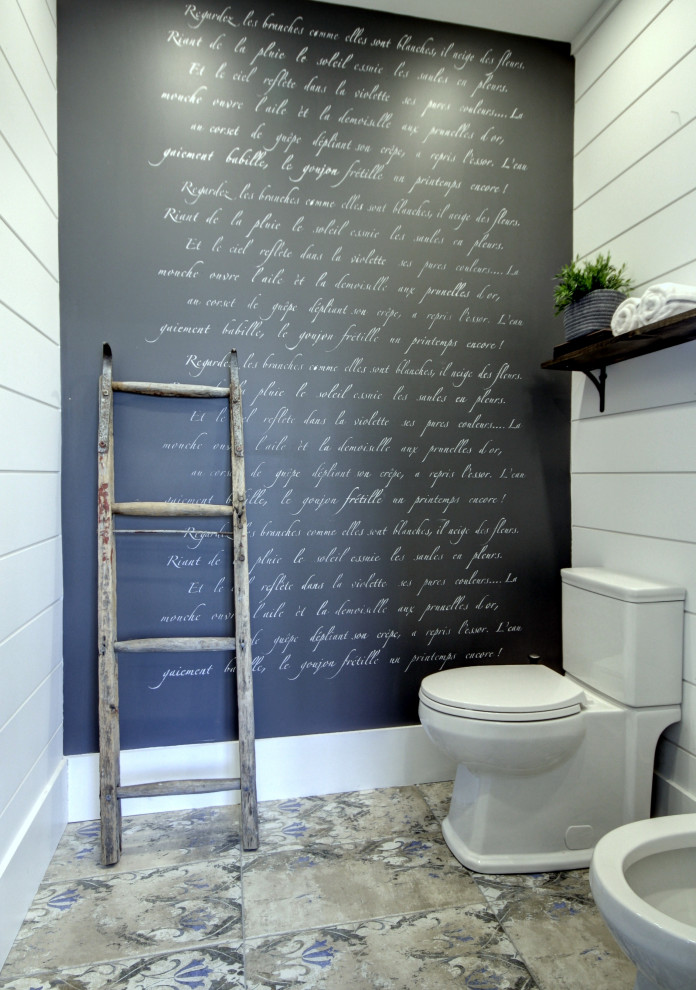 Idéer för stora en-suite badrum, med en bidé, svarta väggar och klinkergolv i keramik