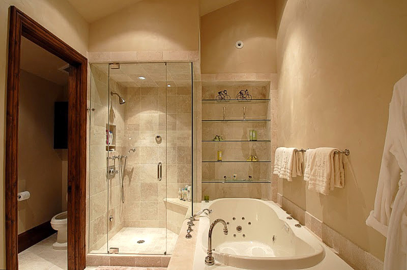Klassisches Badezimmer in Denver