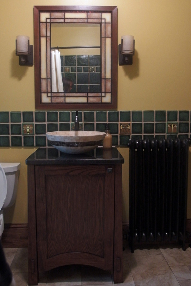 Idee per una stanza da bagno padronale american style di medie dimensioni con lavabo a bacinella, ante lisce, ante in legno scuro, top in granito, vasca freestanding, WC a due pezzi, piastrelle verdi, piastrelle in ceramica e pavimento in linoleum