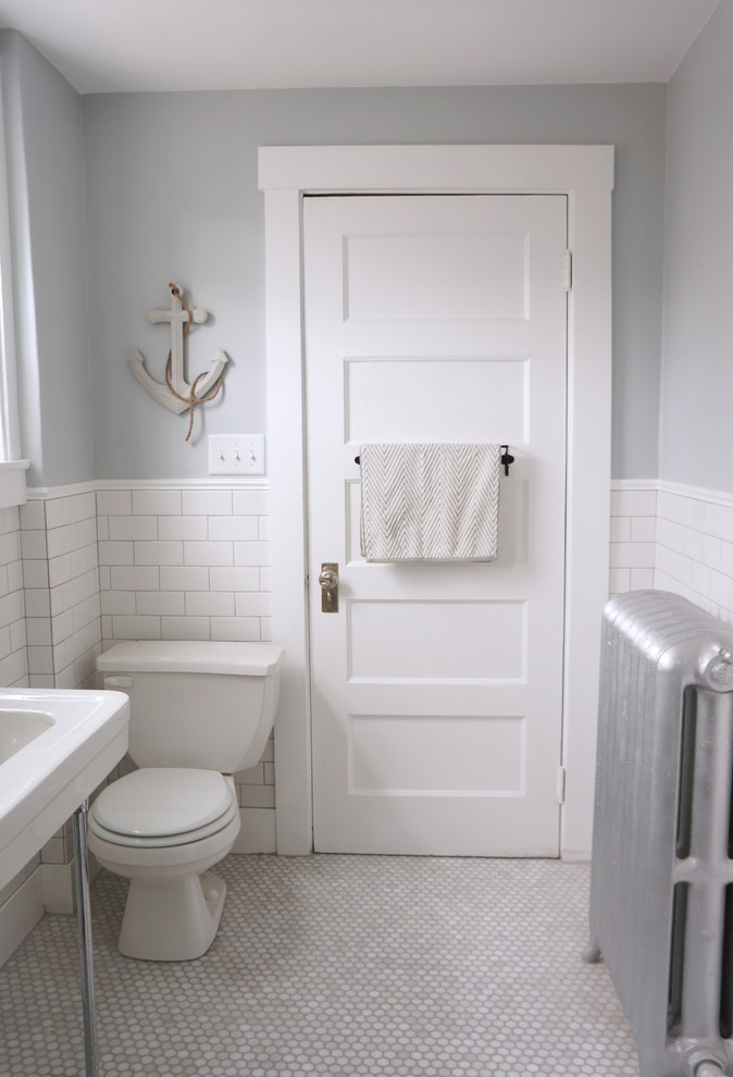 Example of an arts and crafts bathroom design in Boston