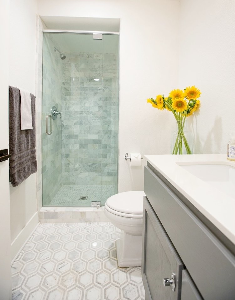 This is an example of a medium sized classic shower room bathroom in Orange County with shaker cabinets, grey cabinets, an alcove shower, a two-piece toilet, multi-coloured tiles, metro tiles, white walls, marble flooring, a submerged sink, quartz worktops, multi-coloured floors and a hinged door.