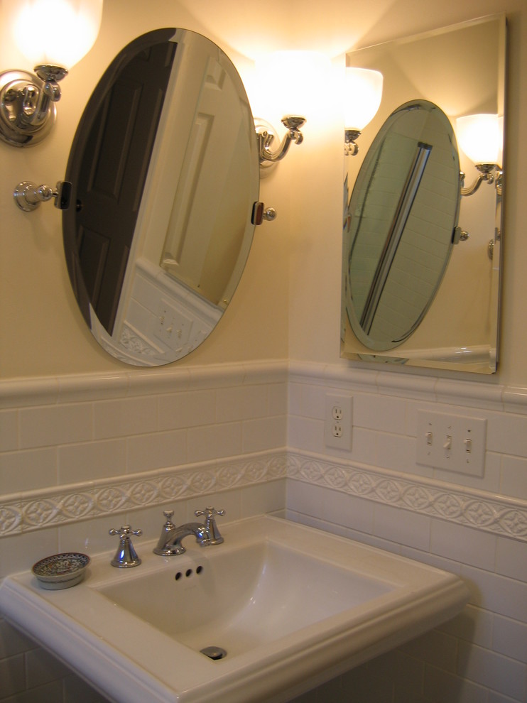 Example of a transitional bathroom design in DC Metro