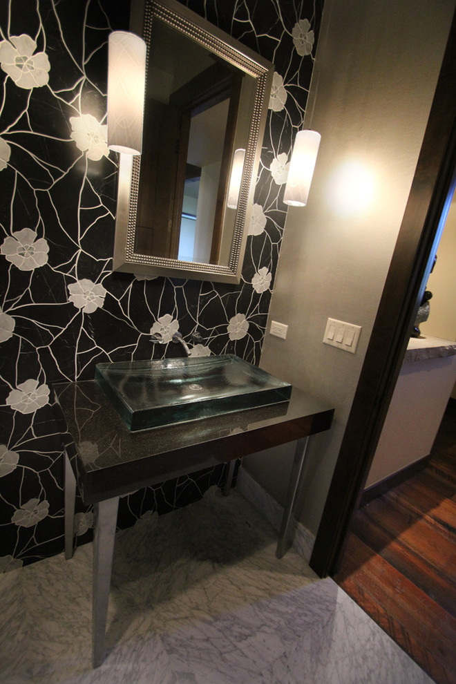 Kleines Modernes Badezimmer mit Aufsatzwaschbecken und Granit-Waschbecken/Waschtisch in Denver
