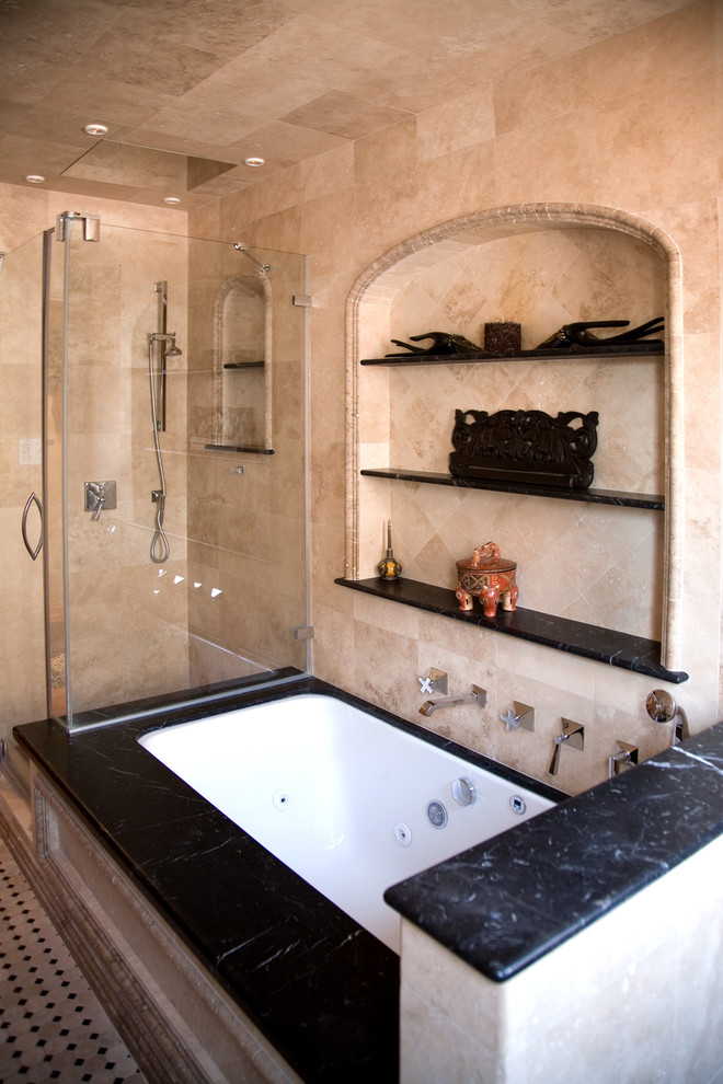 Modelo de cuarto de baño contemporáneo con bañera encastrada sin remate
