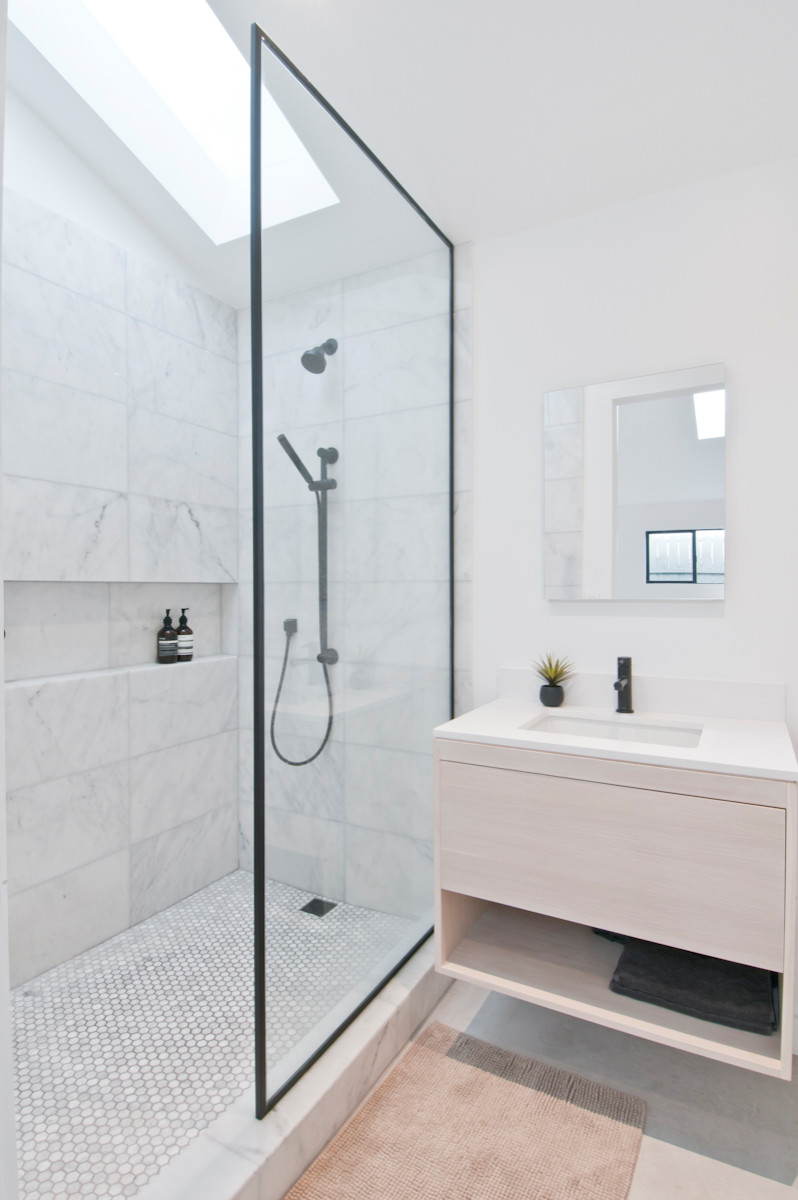 75 Beautiful Small Modern Bathroom Pictures Ideas April 2021 Houzz