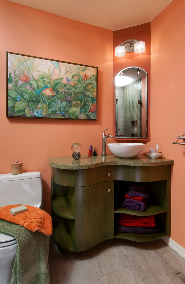 Стильный дизайн: ванная комната в современном стиле с плоскими фасадами, зелеными фасадами и столешницей из бетона - последний тренд