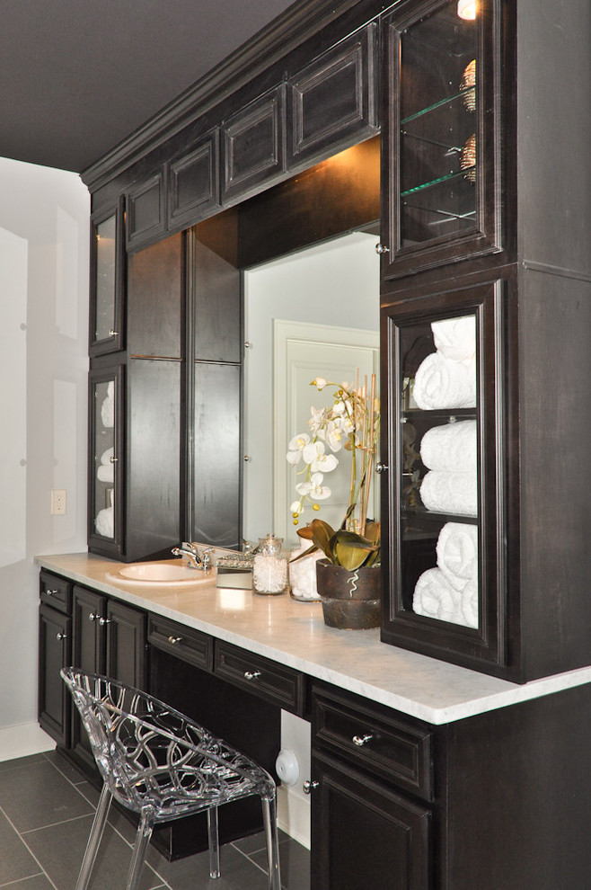 Bathroom - traditional bathroom idea in Birmingham with granite countertops
