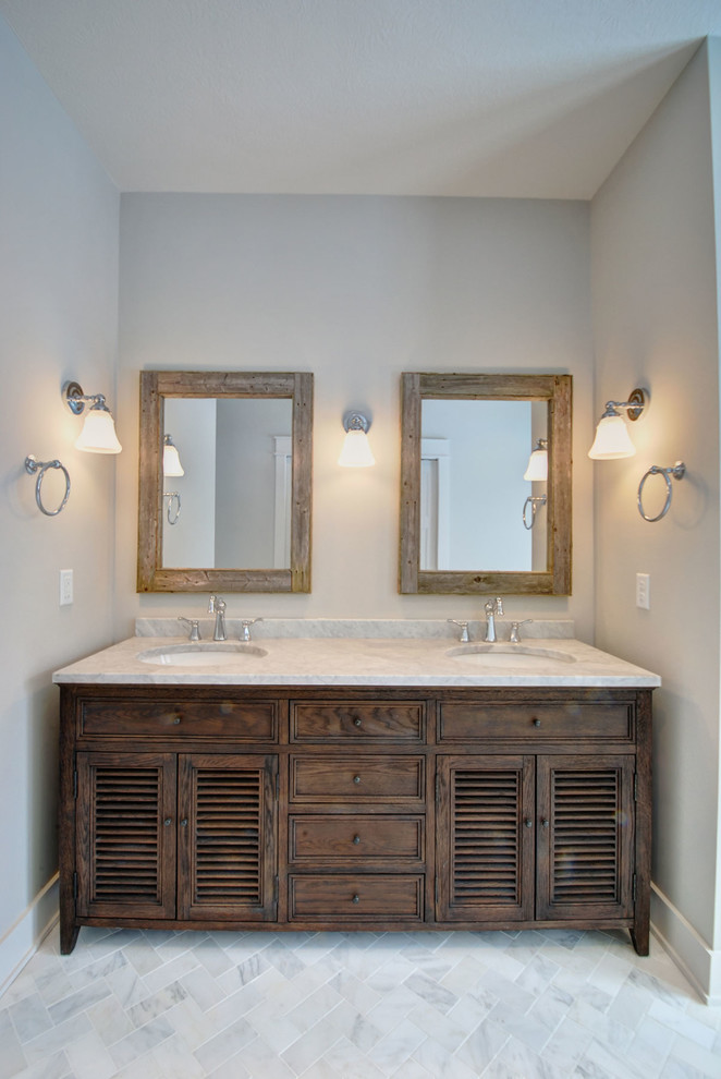 Inspiration for a farmhouse bathroom remodel in Cleveland