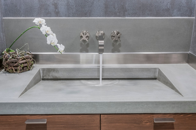 Custom Concrete Powder Room Vanity Top with Integrated Sink - Modern -  Bathroom - Miami - by Thiel Studios | Houzz UK