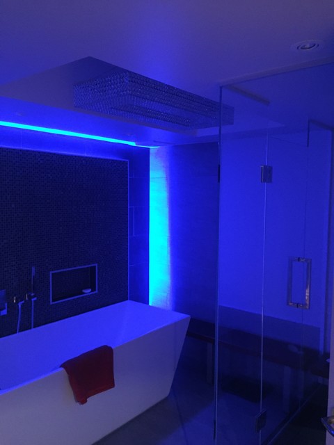 Custom glass shower w/LED lights - Modern - Bathroom - Montreal - by  Vitrerie Des Experts / Glass Experts | Houzz UK