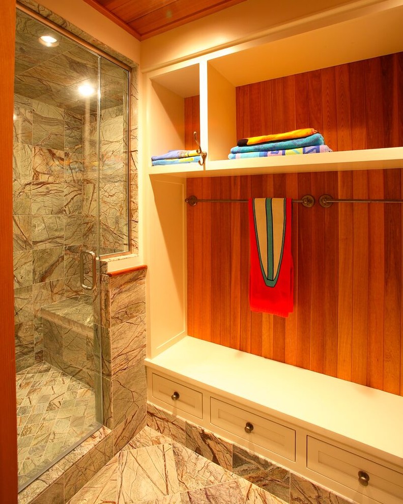 Uriges Badezimmer mit Duschnische in Bridgeport
