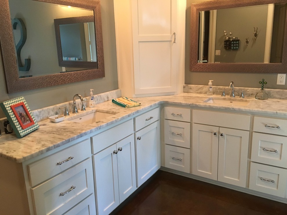 Design ideas for a medium sized classic ensuite bathroom in Austin with raised-panel cabinets, white cabinets, a built-in bath, a walk-in shower, a one-piece toilet, grey tiles, white tiles, stone slabs, grey walls, dark hardwood flooring, a built-in sink and soapstone worktops.