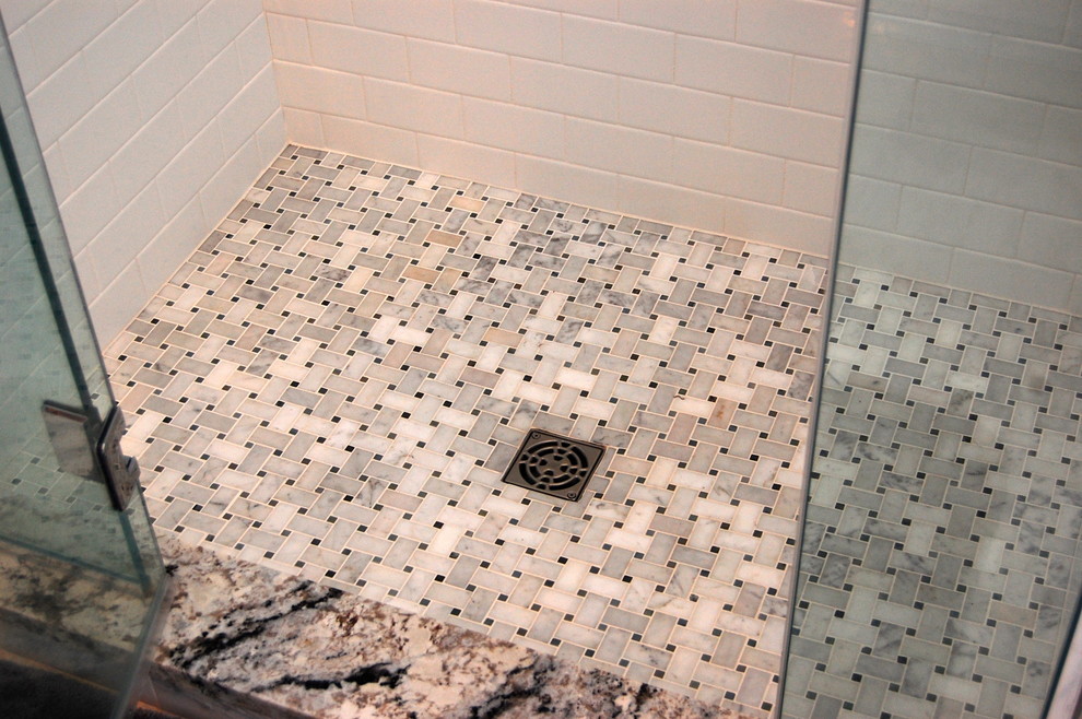 Example of a mid-sized transitional master white tile and subway tile marble floor and white floor bathroom design in Huntington with beaded inset cabinets, white cabinets, a one-piece toilet, gray walls, an undermount sink, marble countertops and a hinged shower door
