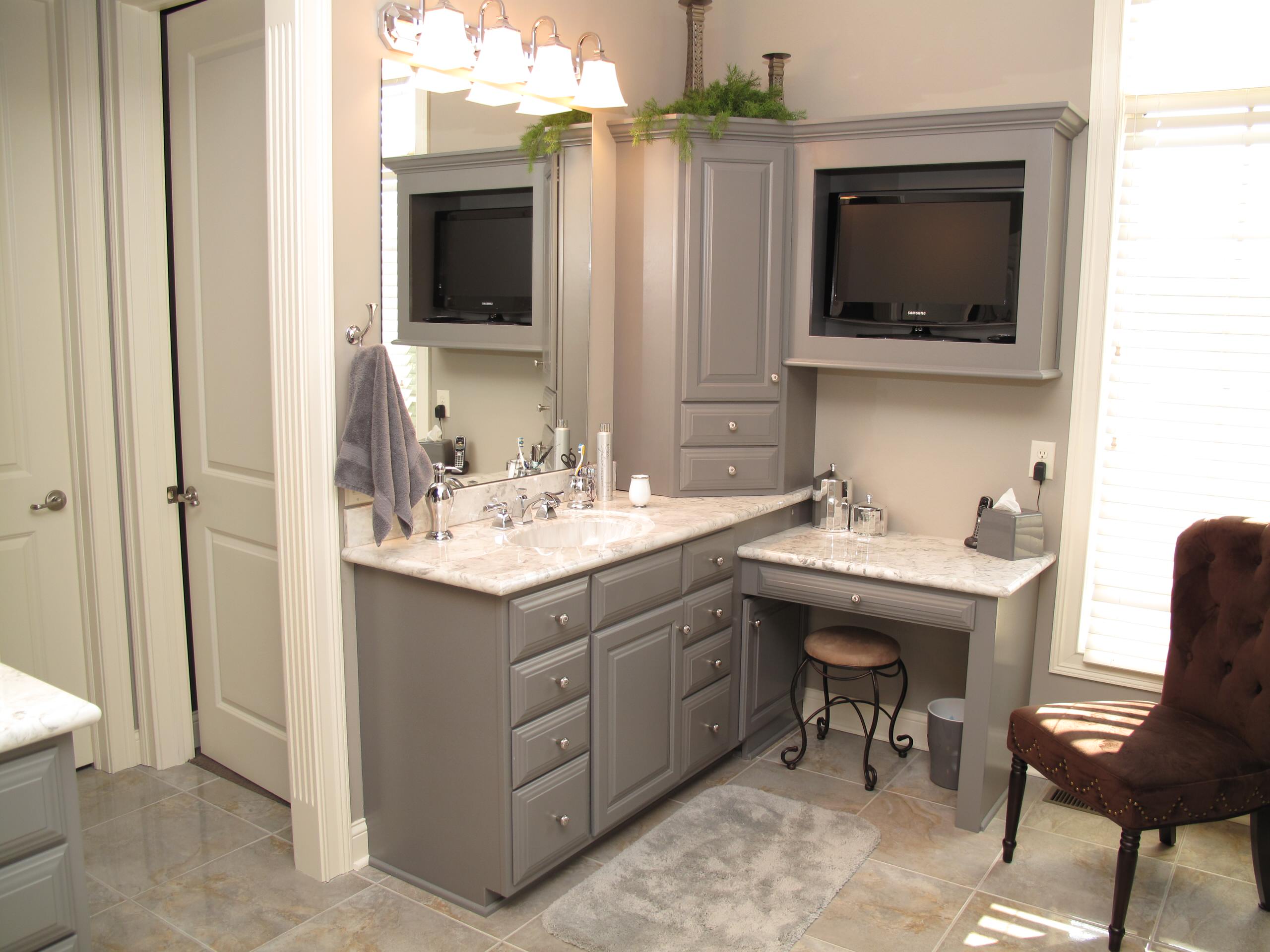 Vanity With Knee Space Houzz