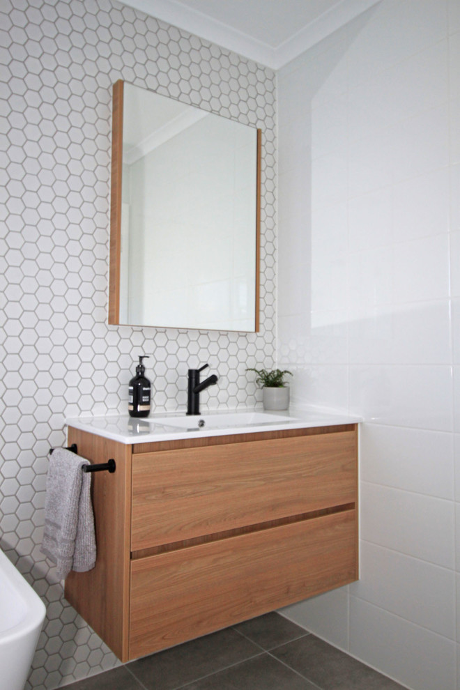 Custom Vanity and Shaving Modern Bathroom Brisbane by