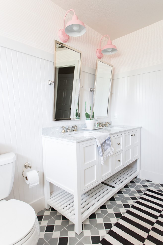 Inspiration for an eclectic bathroom remodel in Sacramento
