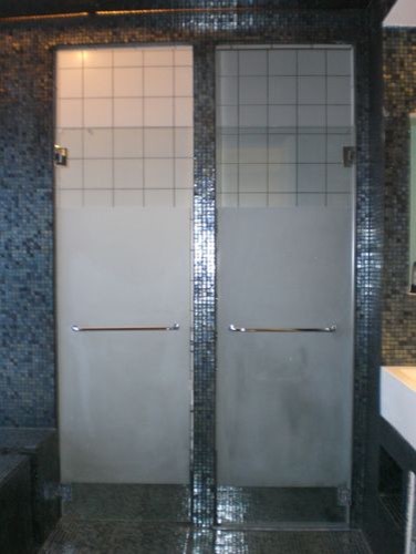 Bathroom - contemporary bathroom idea in Tel Aviv