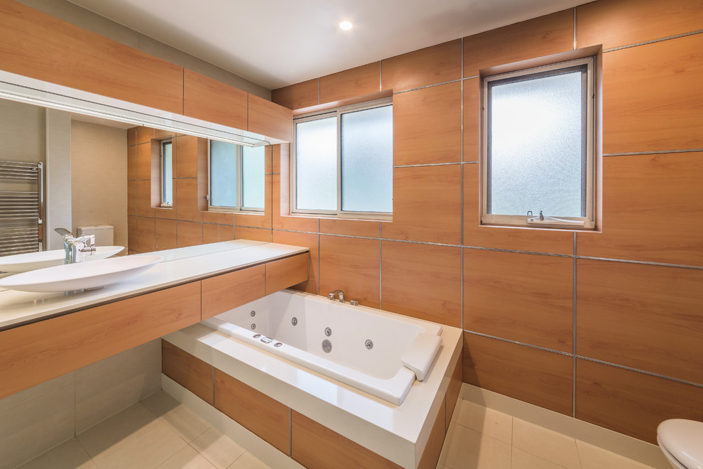 Design ideas for a modern bathroom in Canberra - Queanbeyan.