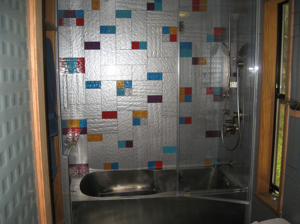 Bathroom - contemporary bathroom idea in San Francisco