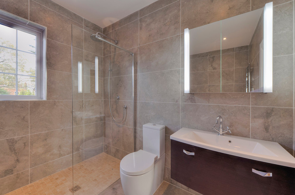 ハートフォードシャーにあるコンテンポラリースタイルのおしゃれな浴室の写真