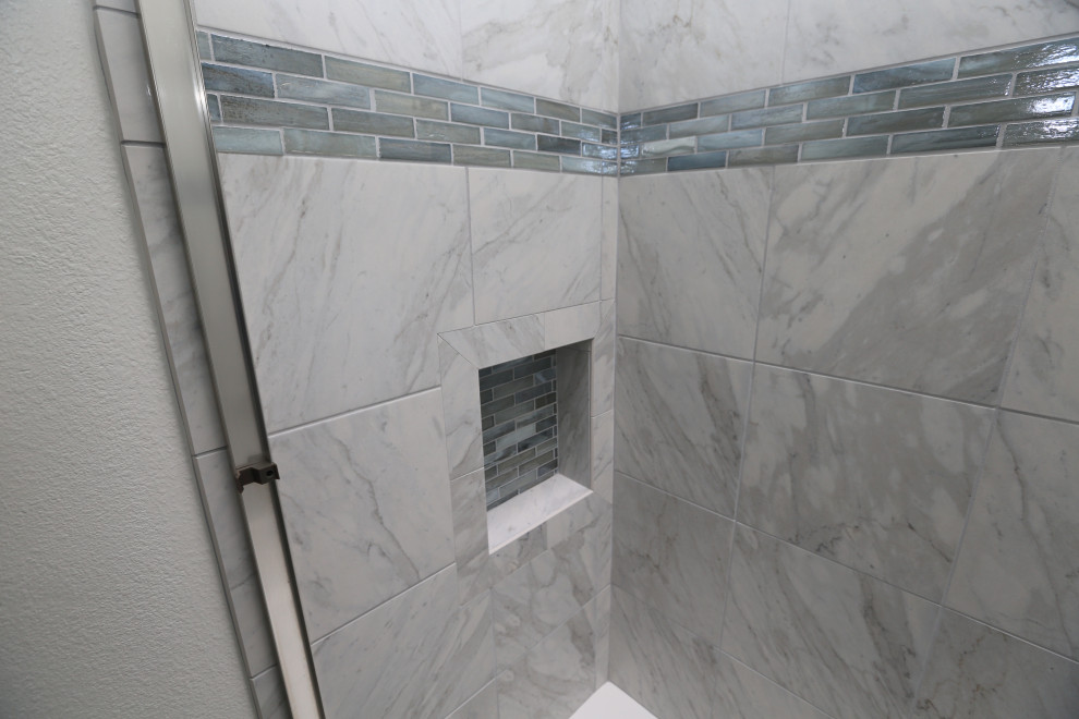 Medium sized classic shower room bathroom in Orange County.