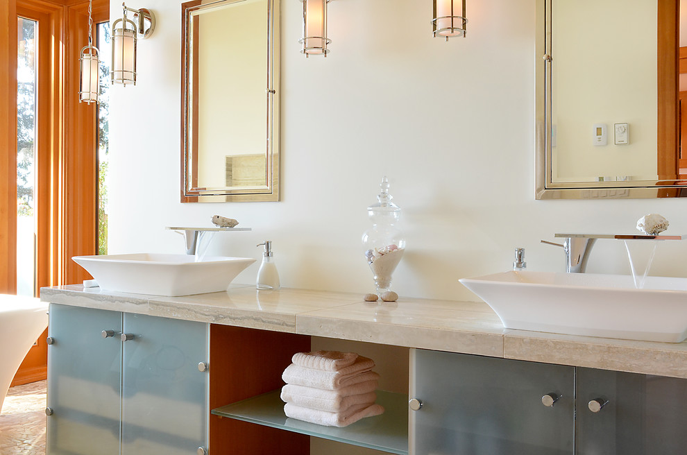Modernes Badezimmer in Vancouver