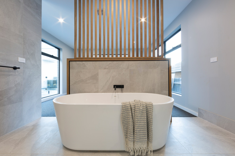 Deakin Residence Modern Bathroom Canberra Queanbeyan by