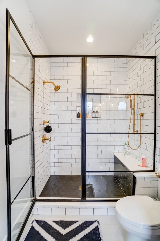 Idées déco pour une salle de bain moderne.