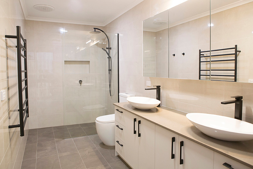 Design & Renovation large Modern Bathroom Modern Bathroom Melbourne by Bathtime