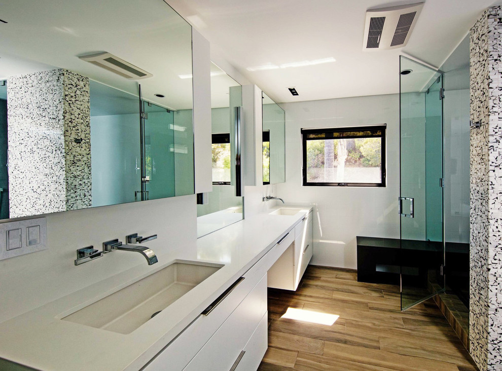 Diamanté Indoor/Outdoor Contemporary Bathroom Los Angeles by