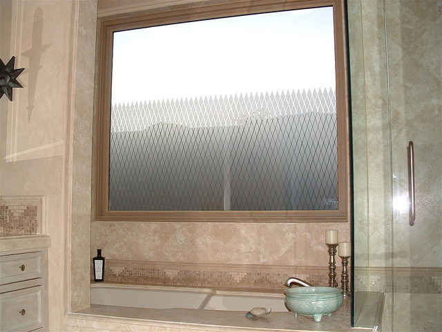 Diamond Grid Bathroom Windows Frosted, What Glass For Bathroom Window