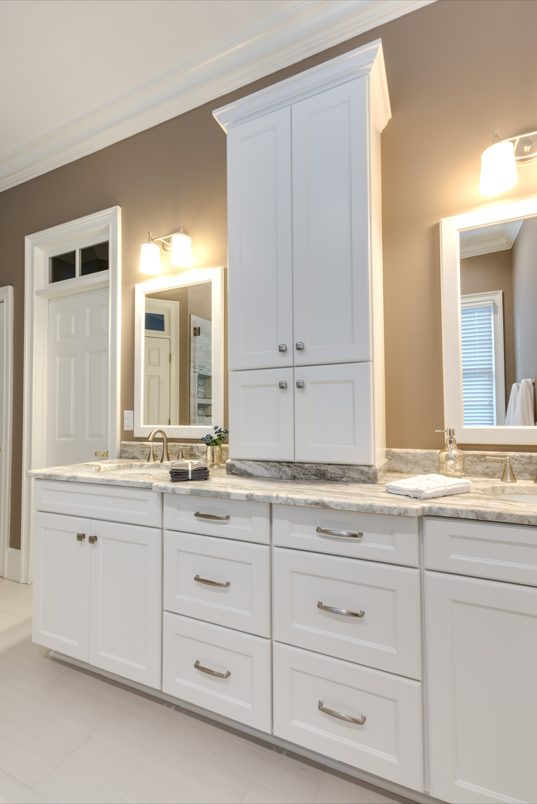 17 Best Colors That Go With Beige Bathroom Tiles