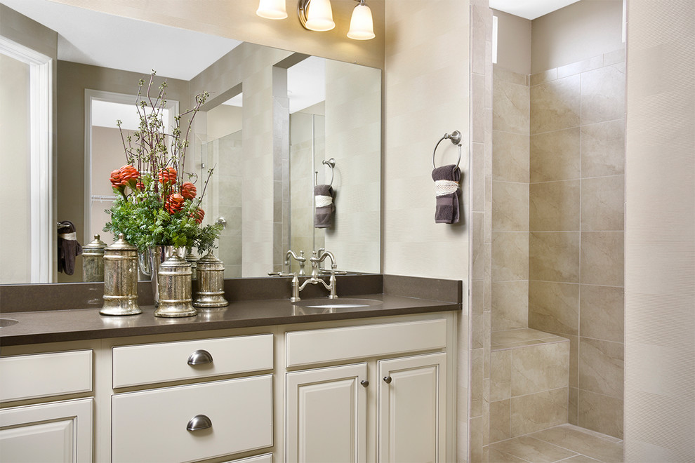 This is an example of a contemporary ensuite bathroom in Denver.