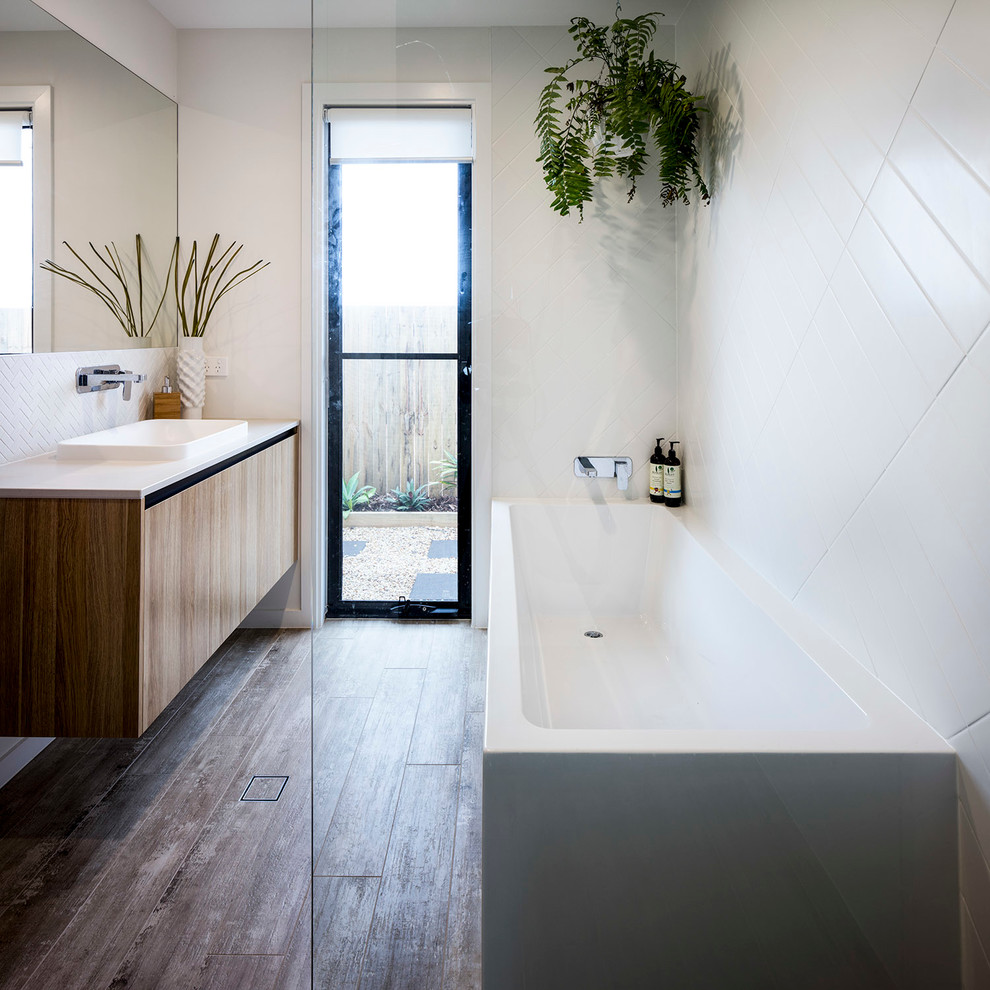 Bathroom - contemporary bathroom idea in Sunshine Coast