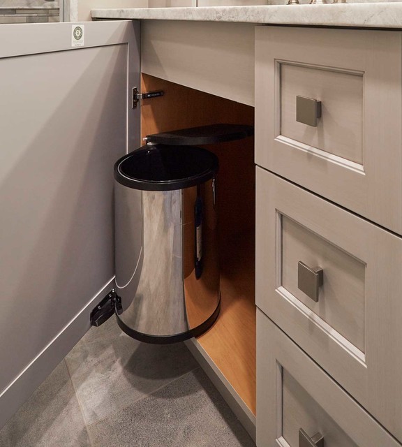 Door Mounted Wastebasket Contemporain Salle de Bain Chicago par