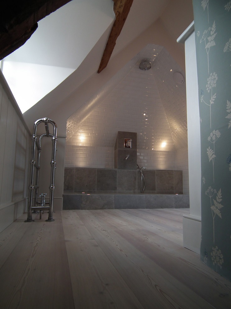 Foto di una piccola stanza da bagno con doccia contemporanea