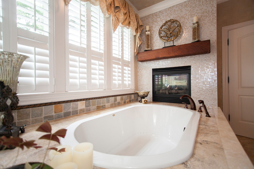 На фото: ванная комната в стиле неоклассика (современная классика) с накладной ванной, бежевой плиткой и плиткой мозаикой с