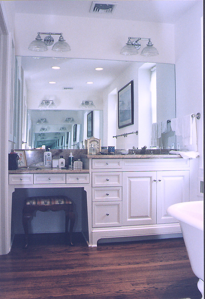 フィラデルフィアにあるトラディショナルスタイルのおしゃれな浴室の写真