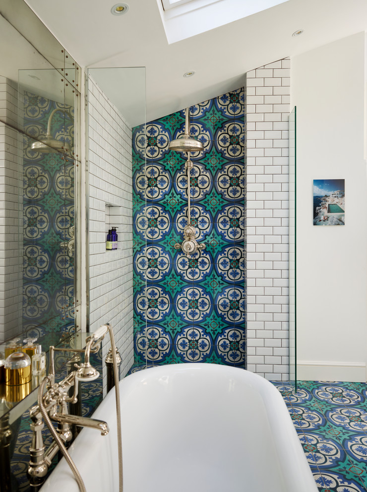 This is an example of a large victorian family bathroom in London.