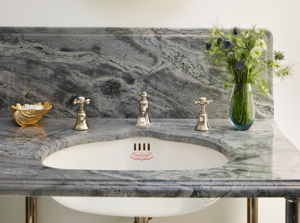 Photo of a large victorian family bathroom in London.