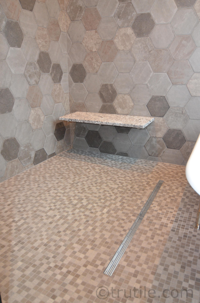 Design ideas for a rustic wet room bathroom in Columbus.
