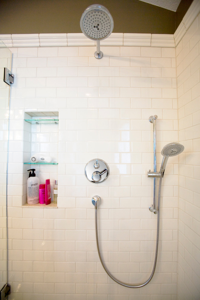 Inspiration for a timeless bathroom remodel in Detroit